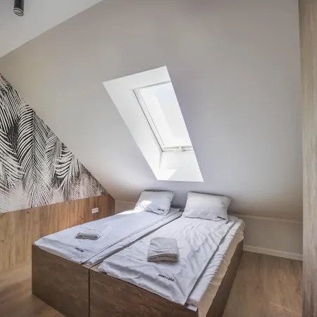 W Cieplicach Bloom 耶莱尼亚古拉