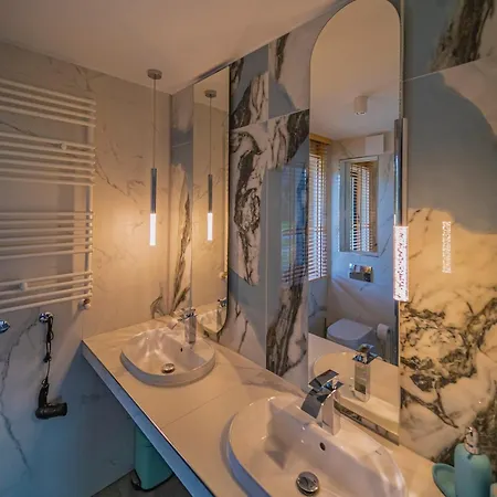 W Cieplicach Bloom * 耶莱尼亚古拉